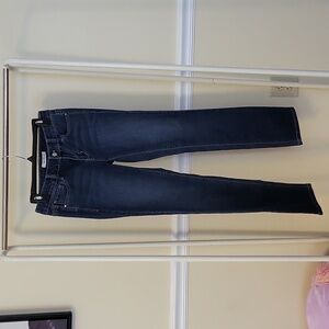 White House Black Market Blanc Slim Leg jeans